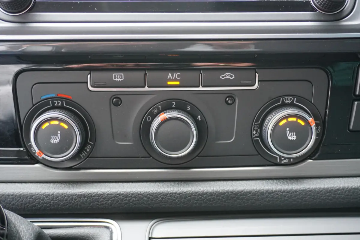 204pk Euro6 Automaat L2H1 2x Schuifdeur Dubbele cabine Highline 70 Edition LED Navigatie Trekhaak Parkeersensoren Cruise control Stoelverwarming