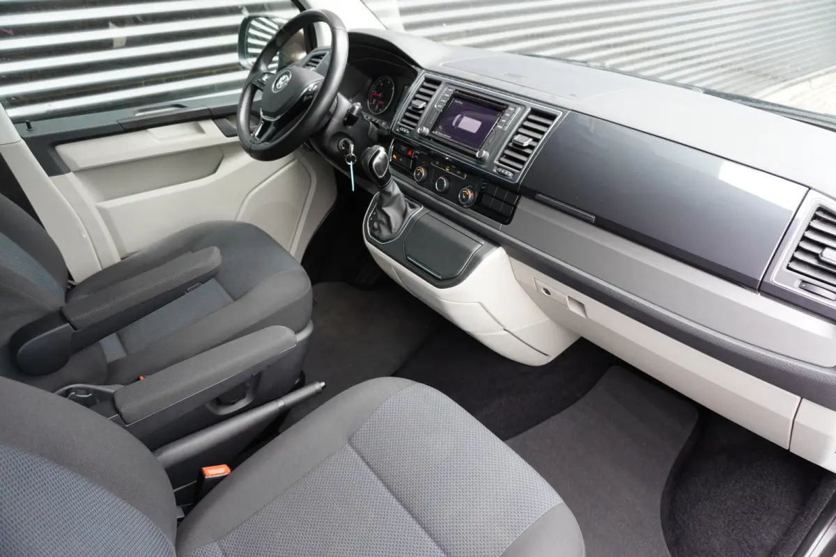 204pk Euro6 Automaat L2H1 2x Schuifdeur Dubbele cabine Highline 70 Edition LED Navigatie Trekhaak Parkeersensoren Cruise control Stoelverwarming