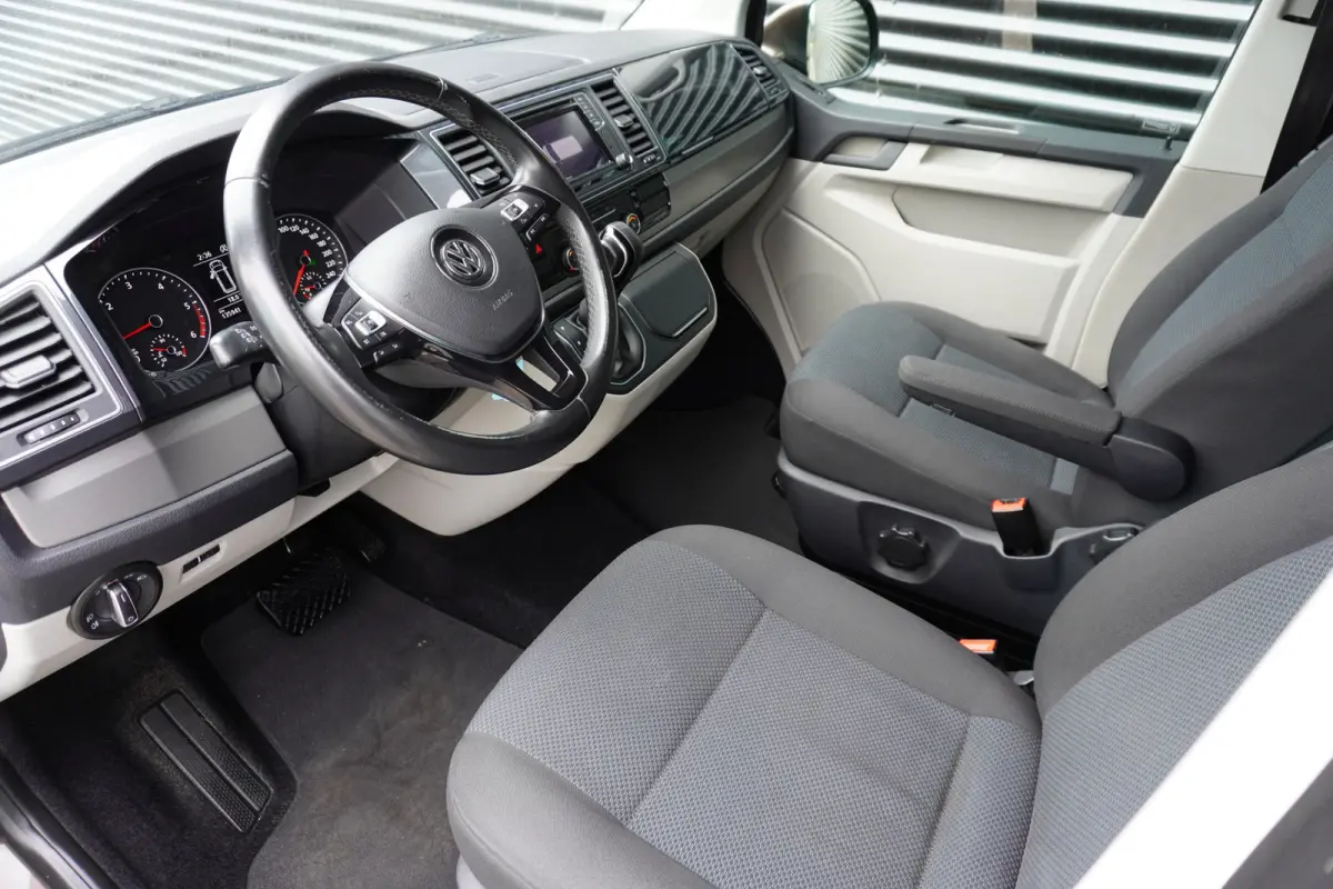 204pk Euro6 Automaat L2H1 2x Schuifdeur Dubbele cabine Highline 70 Edition LED Navigatie Trekhaak Parkeersensoren Cruise control Stoelverwarming