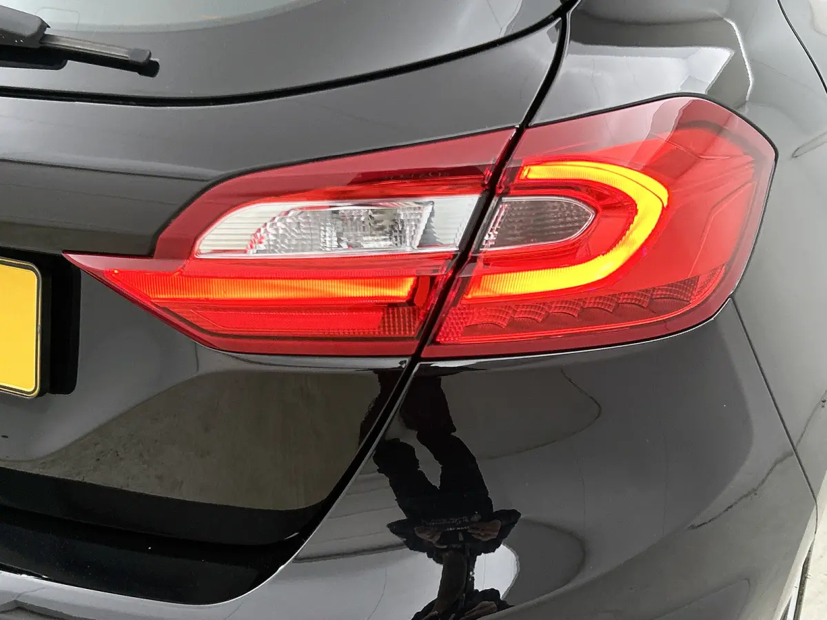 1.0 EcoBoost Titanium (NAVIGATIE, CARPLAY, STUURBEDIENING, LM VELGEN., 1e EIGENAAR, DEALER ONDERHOUDEN)