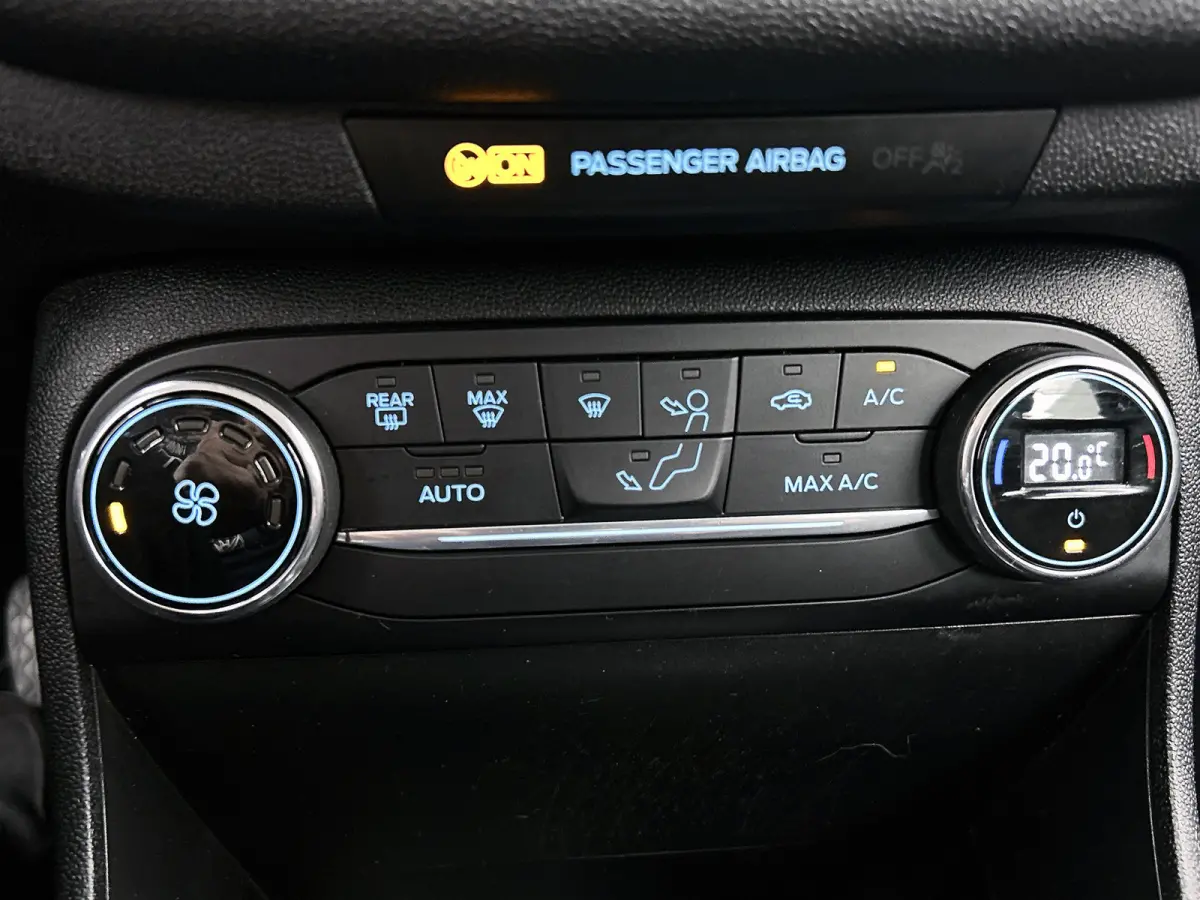 1.0 EcoBoost Titanium (NAVIGATIE, CARPLAY, STUURBEDIENING, LM VELGEN., 1e EIGENAAR, DEALER ONDERHOUDEN)