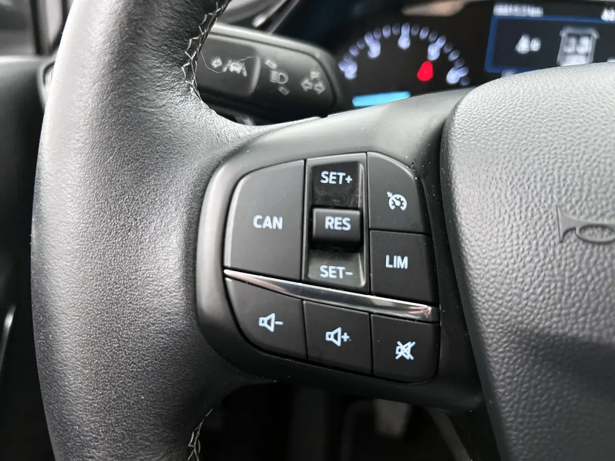 1.0 EcoBoost Titanium (NAVIGATIE, CARPLAY, STUURBEDIENING, LM VELGEN., 1e EIGENAAR, DEALER ONDERHOUDEN)
