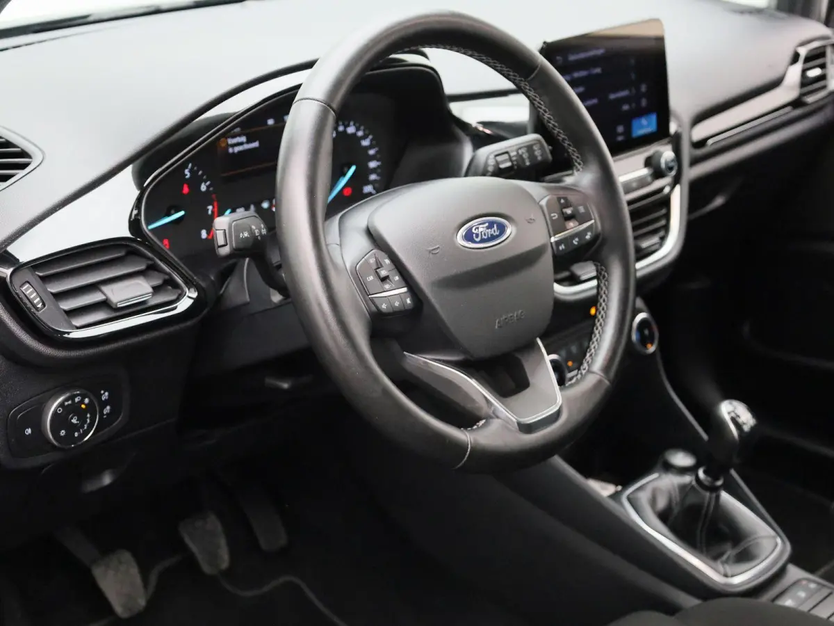 1.0 EcoBoost Hybrid Titanium | APPLE CARPLAY - ANDROID AUTO | CLIMATE CONTROL | CRUISE CONTROL | PARKEERSENSOREN | LANE ASSIST |