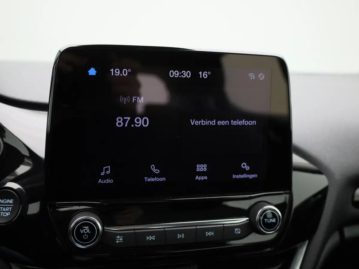 1.0 EcoBoost Hybrid Titanium | APPLE CARPLAY - ANDROID AUTO | CLIMATE CONTROL | CRUISE CONTROL | PARKEERSENSOREN | LANE ASSIST |