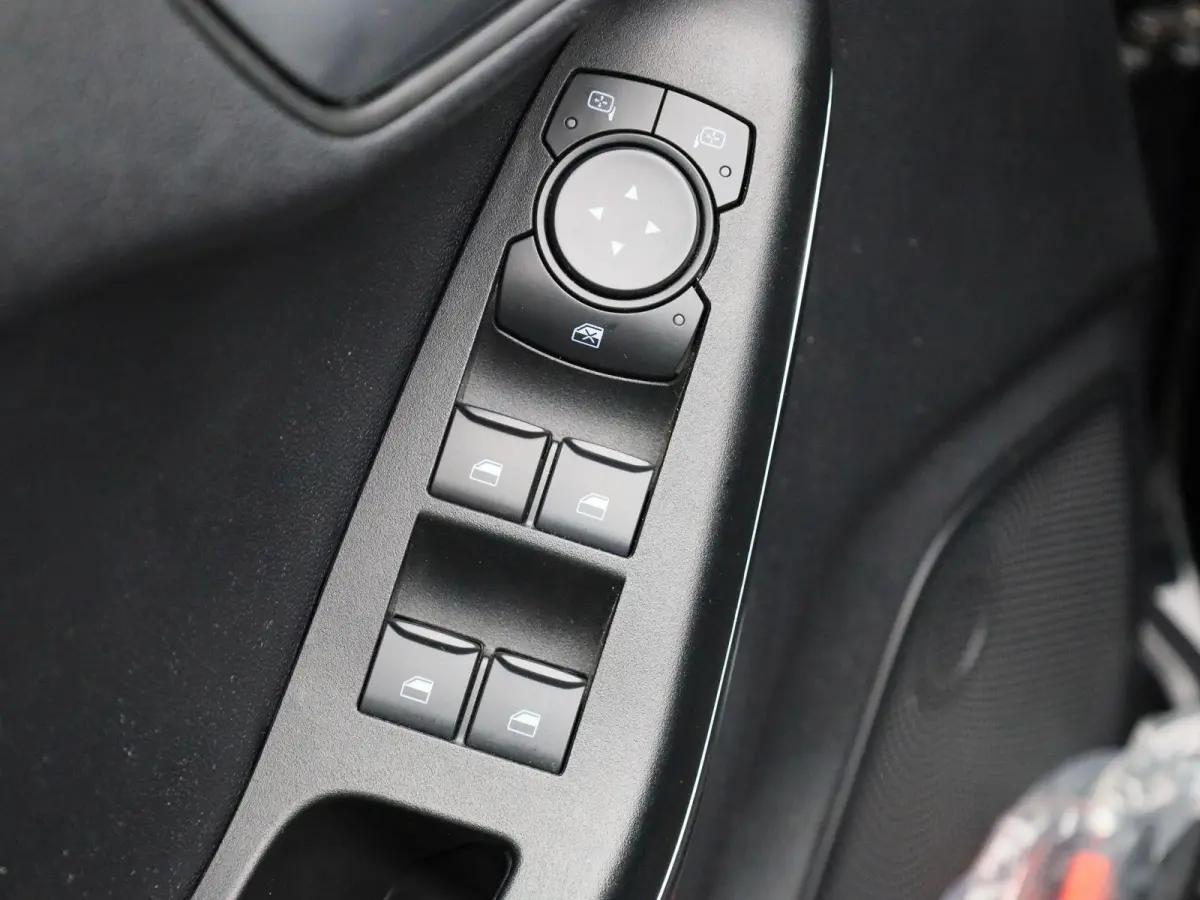 1.0 EcoBoost Hybrid Titanium | APPLE CARPLAY - ANDROID AUTO | CLIMATE CONTROL | CRUISE CONTROL | PARKEERSENSOREN | LANE ASSIST |