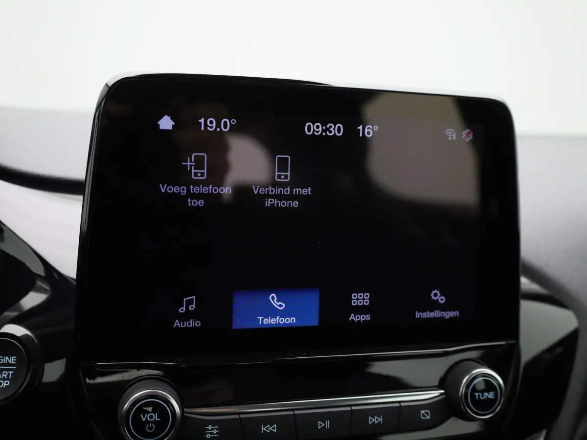 1.0 EcoBoost Hybrid Titanium | APPLE CARPLAY - ANDROID AUTO | CLIMATE CONTROL | CRUISE CONTROL | PARKEERSENSOREN | LANE ASSIST |