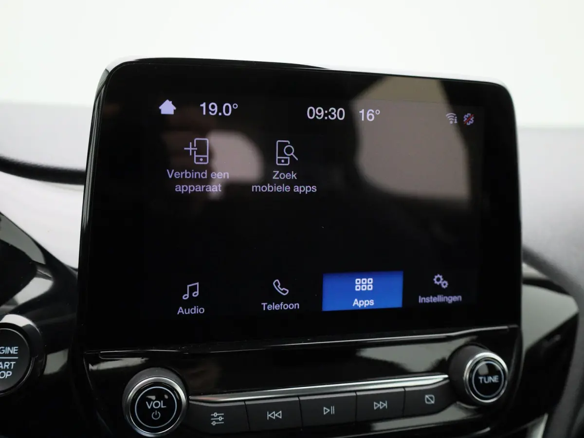1.0 EcoBoost Hybrid Titanium | APPLE CARPLAY - ANDROID AUTO | CLIMATE CONTROL | CRUISE CONTROL | PARKEERSENSOREN | LANE ASSIST |