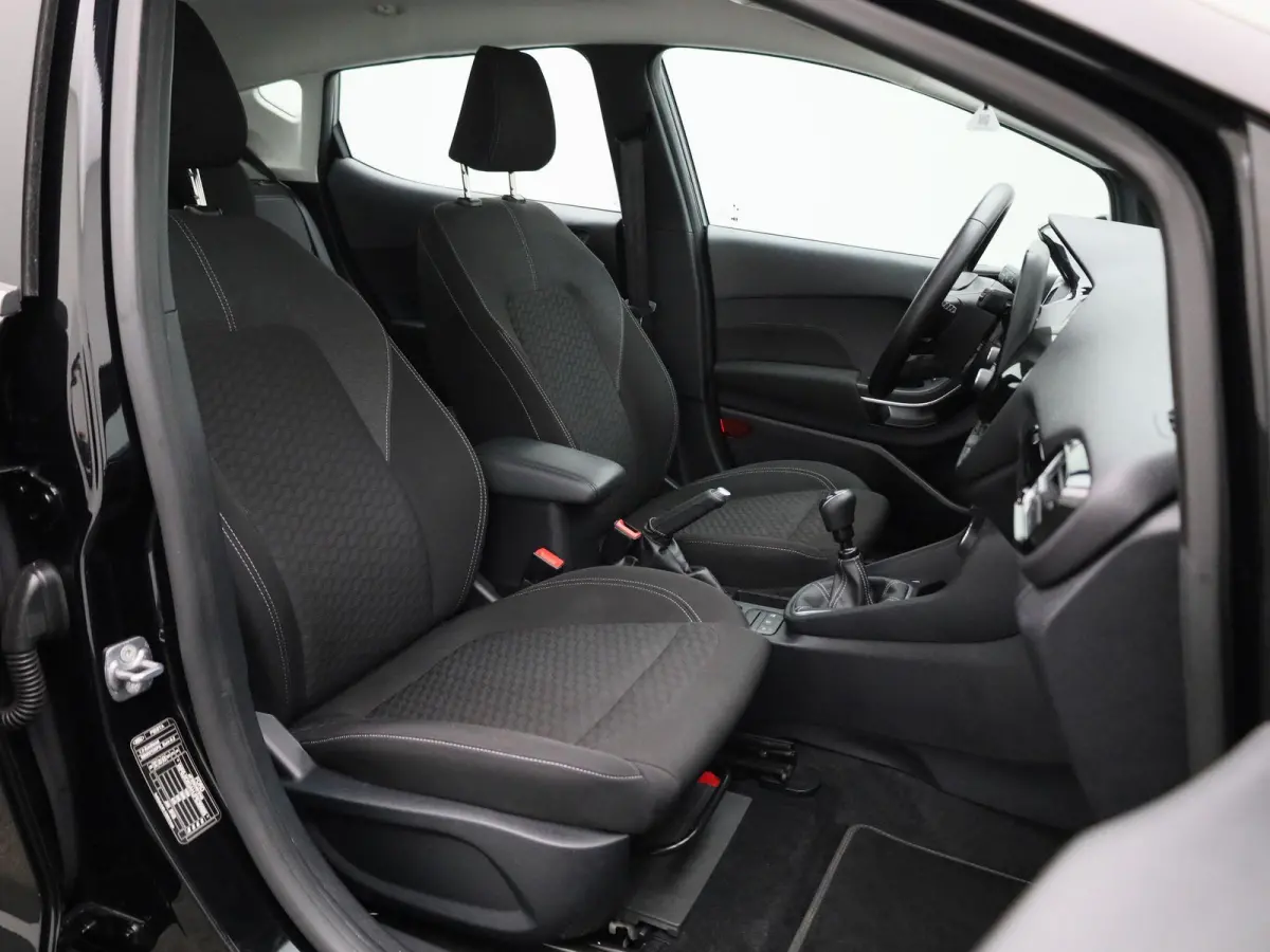 1.0 EcoBoost Hybrid Titanium | APPLE CARPLAY - ANDROID AUTO | CLIMATE CONTROL | CRUISE CONTROL | PARKEERSENSOREN | LANE ASSIST |