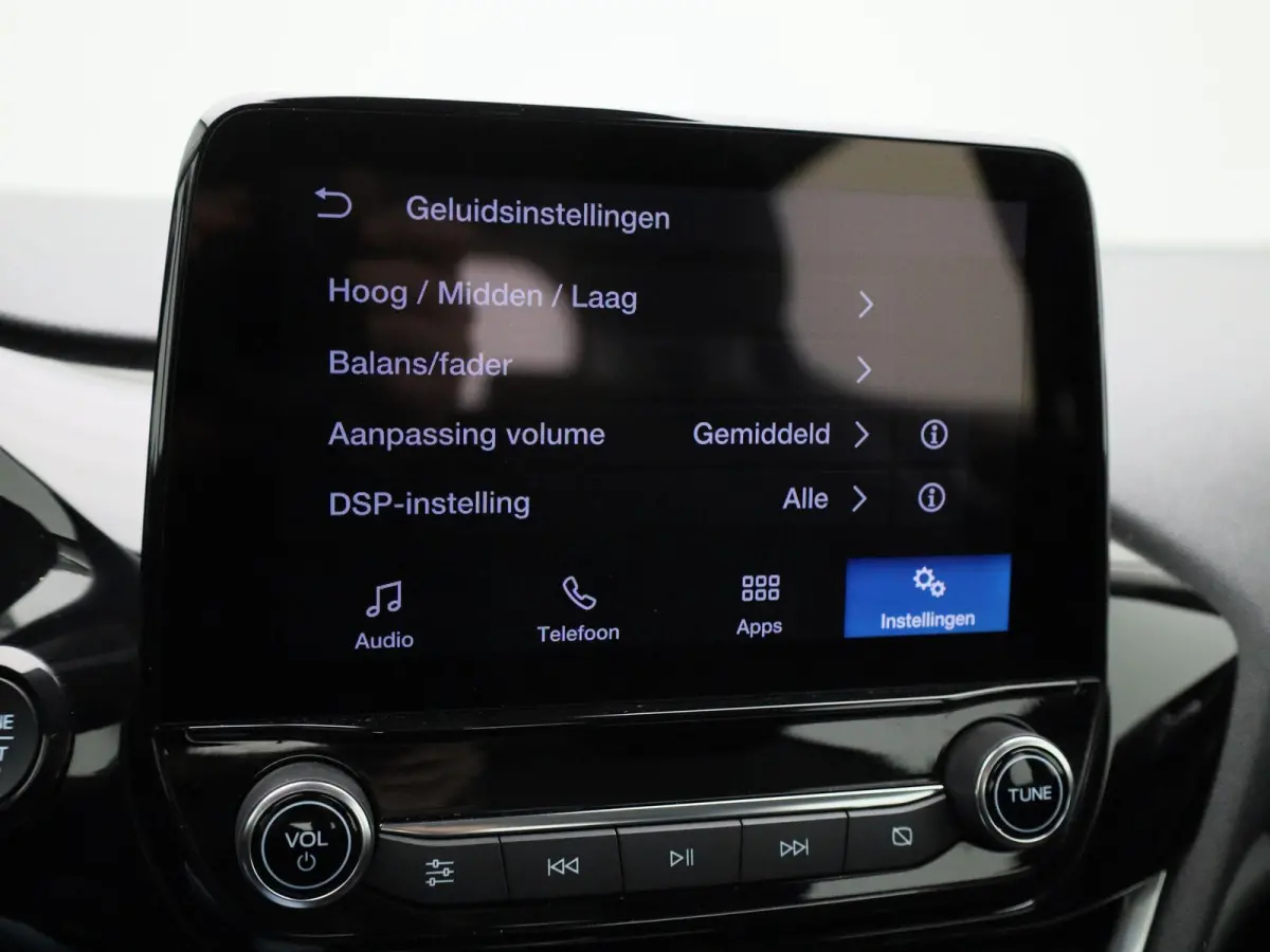 1.0 EcoBoost Hybrid Titanium | APPLE CARPLAY - ANDROID AUTO | CLIMATE CONTROL | CRUISE CONTROL | PARKEERSENSOREN | LANE ASSIST |