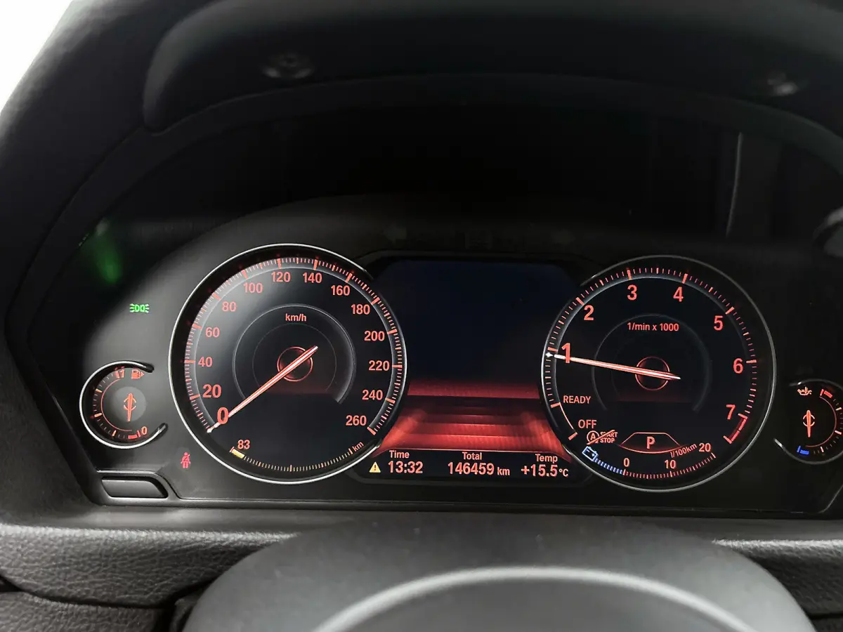 318i M Sport Corporate Lease Automaat (GROOT-NAVIGATIE, TREKHAAK, STOELVERWARMING, LED, GOED ONDERHOUDEN)