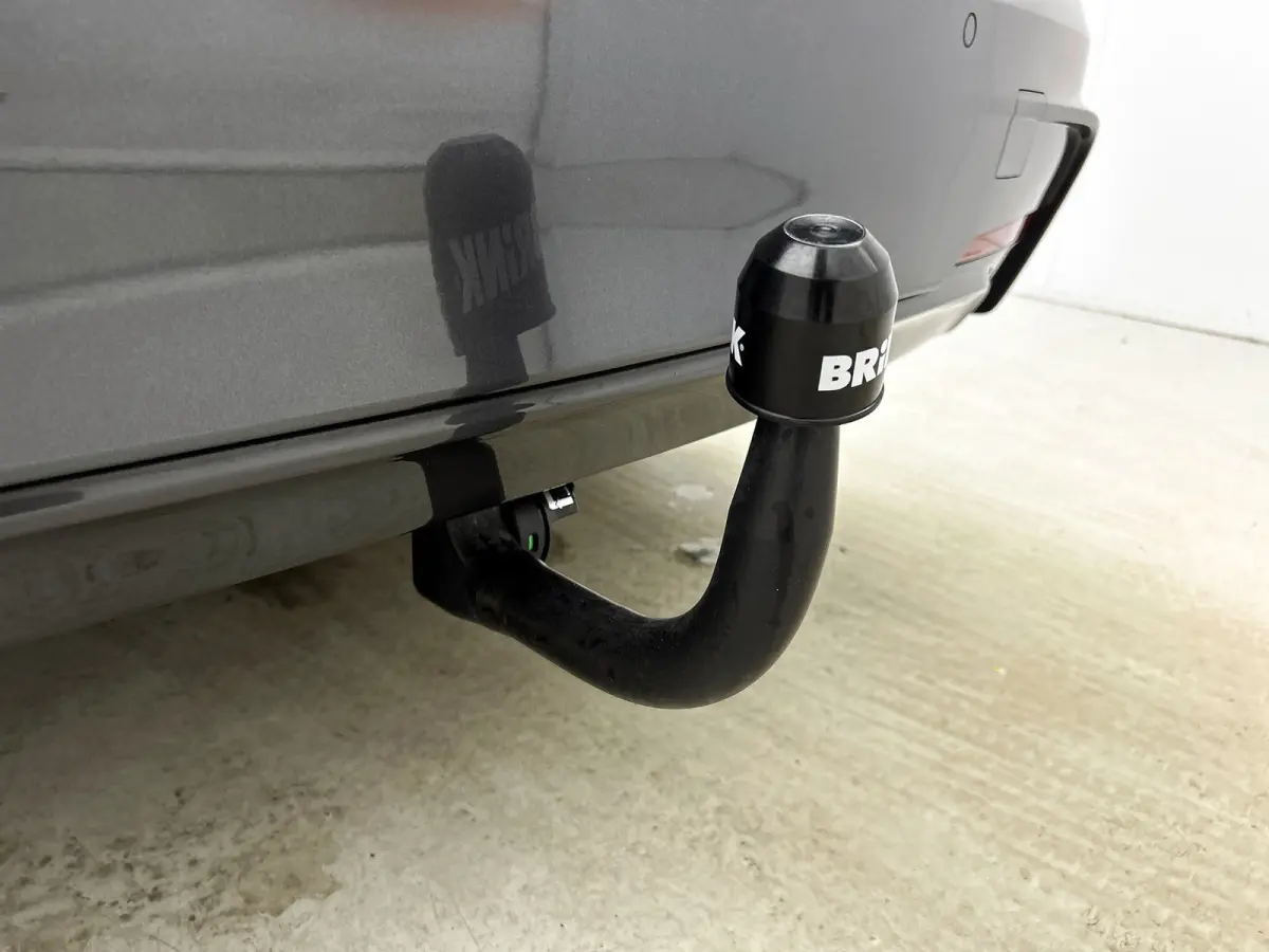 318i M Sport Corporate Lease Automaat (GROOT-NAVIGATIE, TREKHAAK, STOELVERWARMING, LED, GOED ONDERHOUDEN)