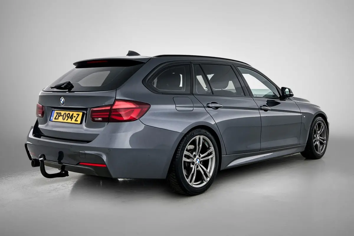 318i M Sport Corporate Lease Automaat (GROOT-NAVIGATIE, TREKHAAK, STOELVERWARMING, LED, GOED ONDERHOUDEN)