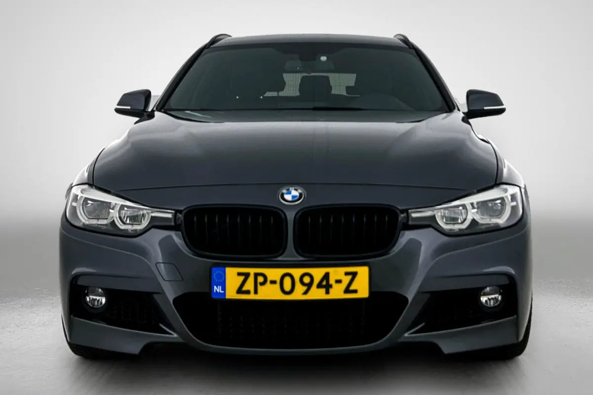 318i M Sport Corporate Lease Automaat (GROOT-NAVIGATIE, TREKHAAK, STOELVERWARMING, LED, GOED ONDERHOUDEN)