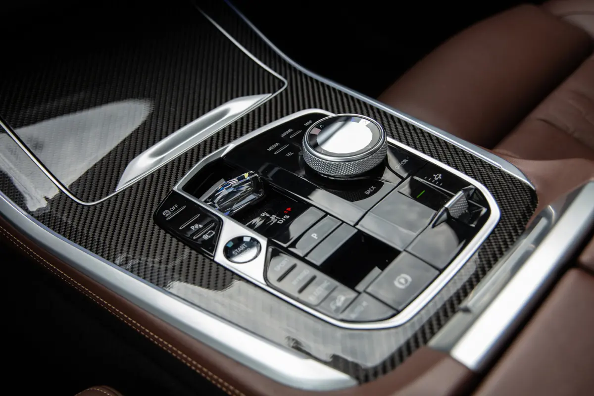 xDrive50e M-Sport Pro , Pano, Trekhaak, Adap. Cruise, Massage, Softclose, Laser, HUD, Carbon