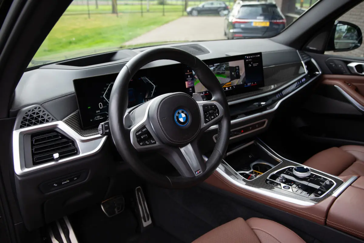 xDrive50e M-Sport Pro , Pano, Trekhaak, Adap. Cruise, Massage, Softclose, Laser, HUD, Carbon