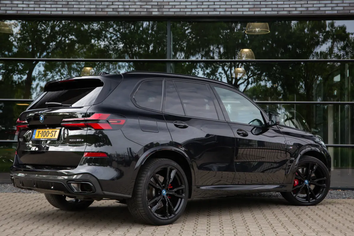 xDrive50e M-Sport Pro , Pano, Trekhaak, Adap. Cruise, Massage, Softclose, Laser, HUD, Carbon