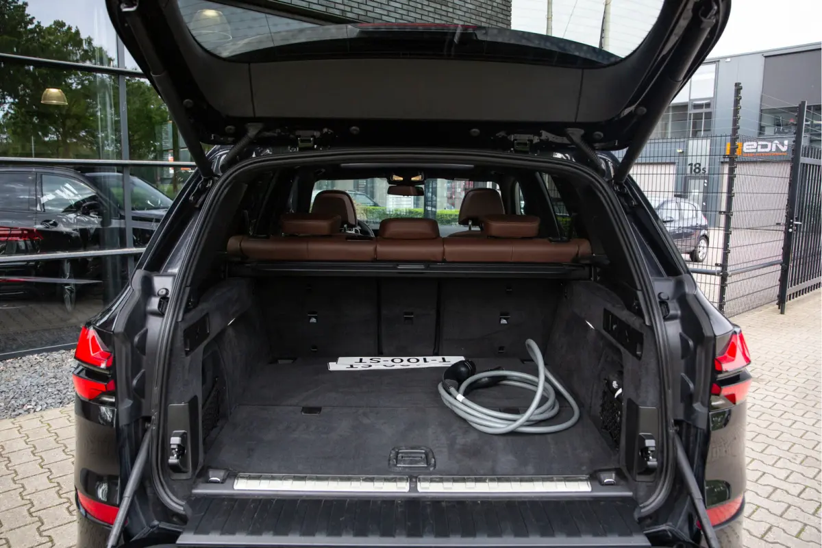 xDrive50e M-Sport Pro , Pano, Trekhaak, Adap. Cruise, Massage, Softclose, Laser, HUD, Carbon