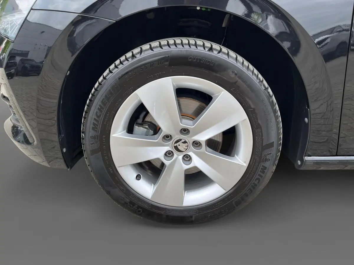 1.0 TSI Sport Business | Stoelverwarming | Navigatie | Digital Dashboard