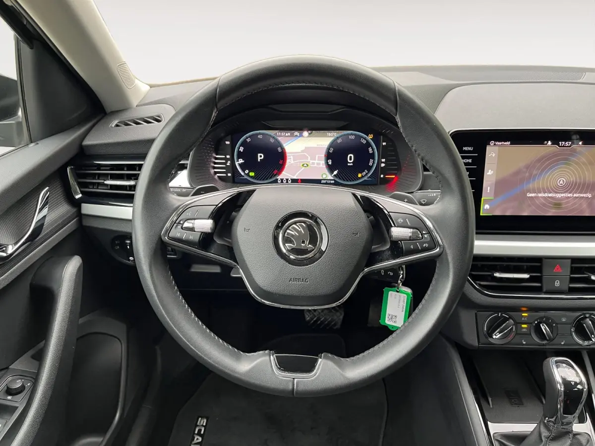 1.0 TSI Sport Business | Stoelverwarming | Navigatie | Digital Dashboard