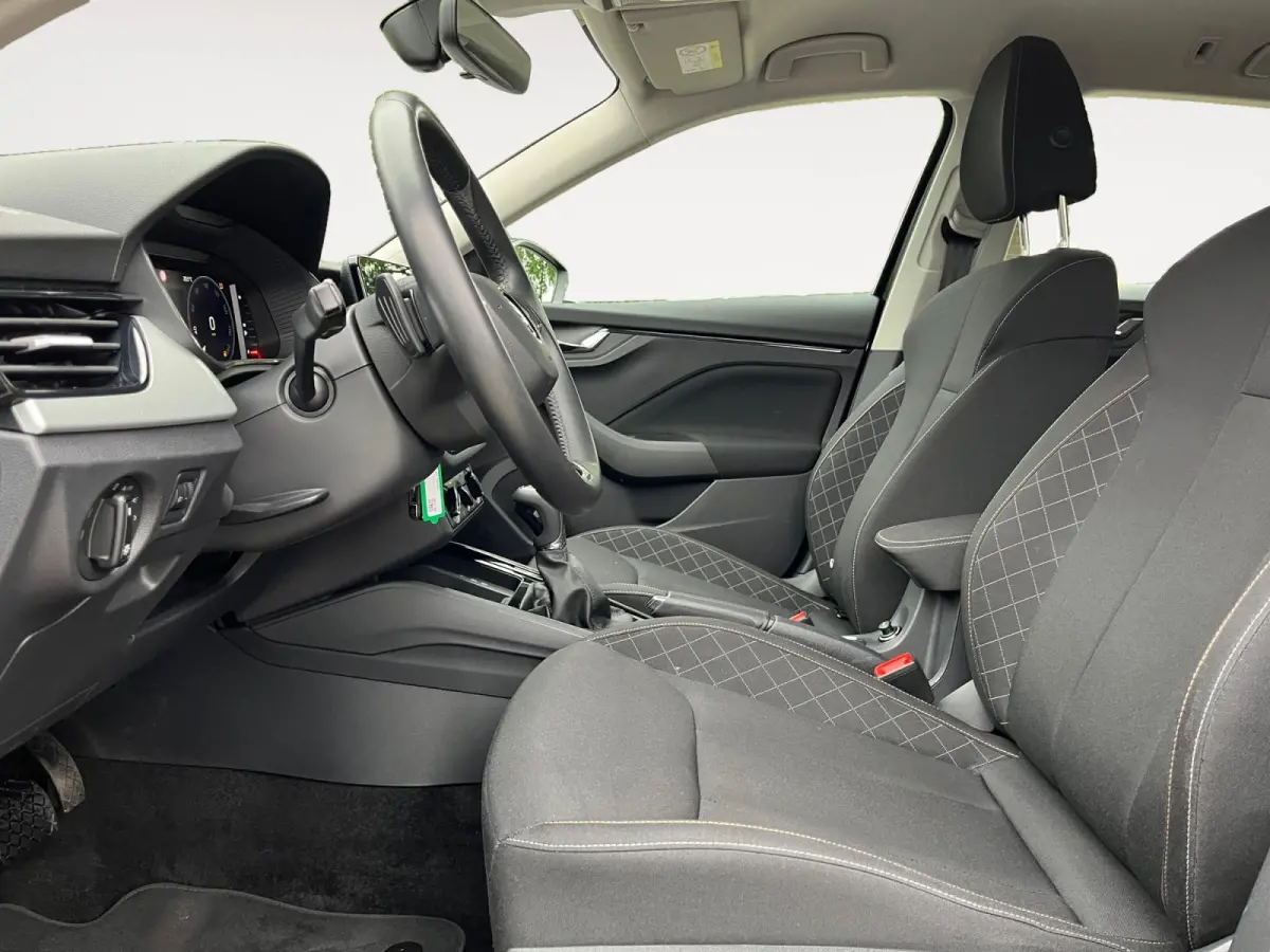 1.0 TSI Sport Business | Stoelverwarming | Navigatie | Digital Dashboard