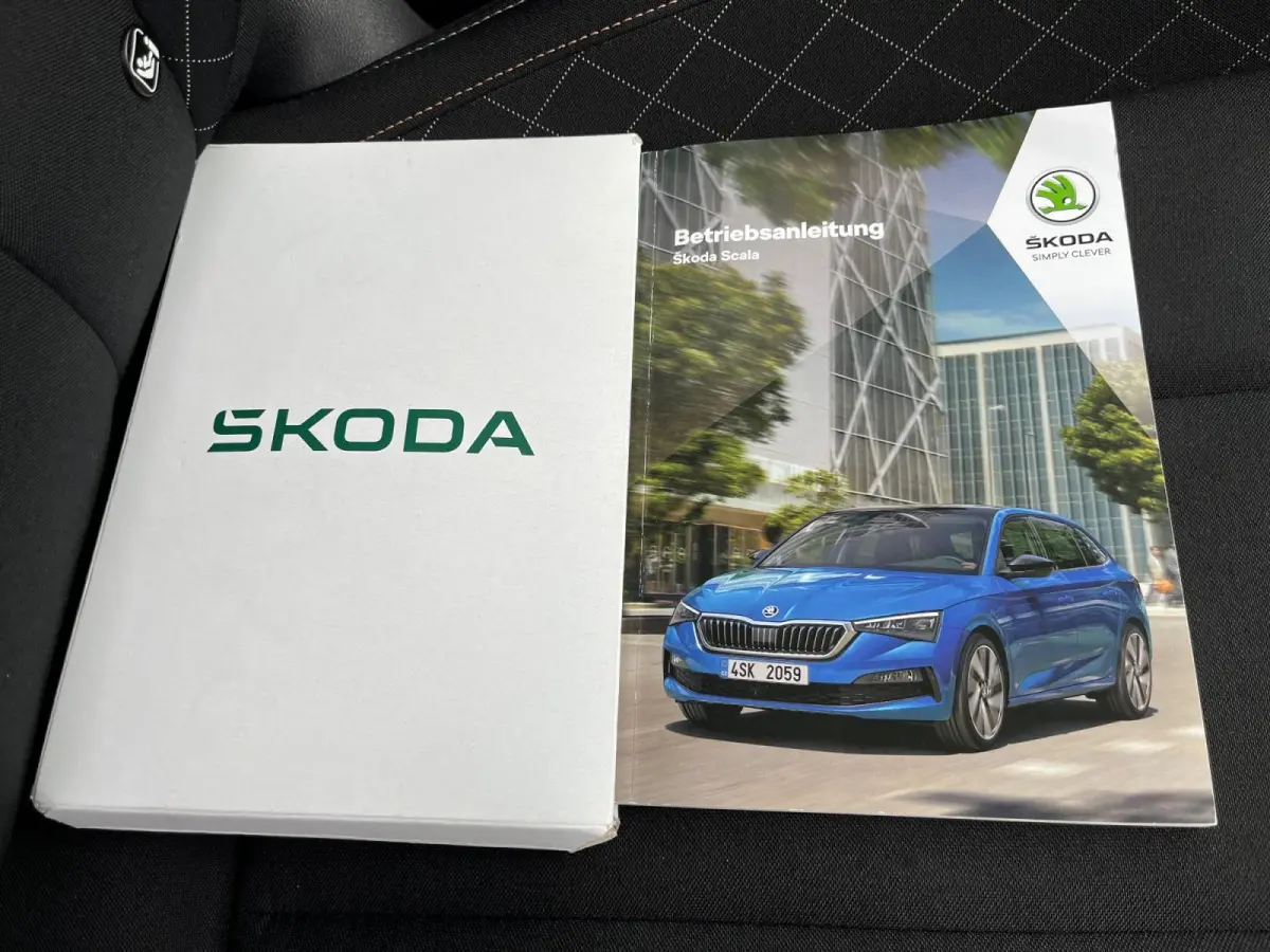1.0 TSI Sport Business | Stoelverwarming | Navigatie | Digital Dashboard