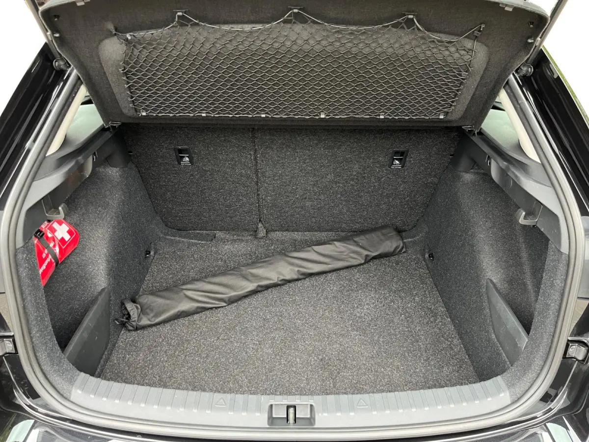 1.0 TSI Sport Business | Stoelverwarming | Navigatie | Digital Dashboard