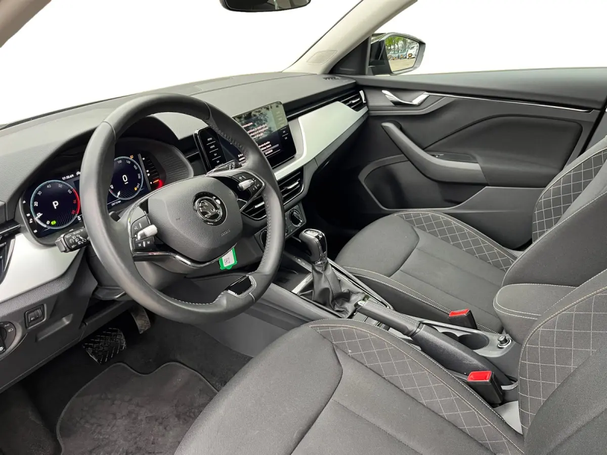 1.0 TSI Sport Business | Stoelverwarming | Navigatie | Digital Dashboard