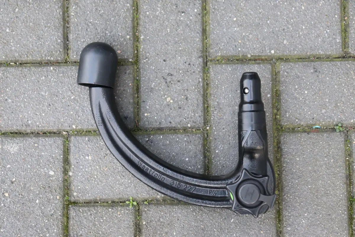 1.2 PURETECH 130PK 7-ZITS ALLURE PACK / NAVI / LEDER / CLIMA / PDC / 18" LMV / CAMERA / AFN. TREKHAAK / KEYLESS / CRUISECONTROL / NIEUWSTAAT !!