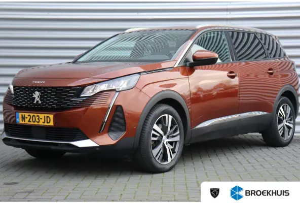 1.2 PURETECH 130PK 7-ZITS ALLURE PACK / NAVI / LEDER / CLIMA / PDC / 18" LMV / CAMERA / AFN. TREKHAAK / KEYLESS / CRUISECONTROL / NIEUWSTAAT !!