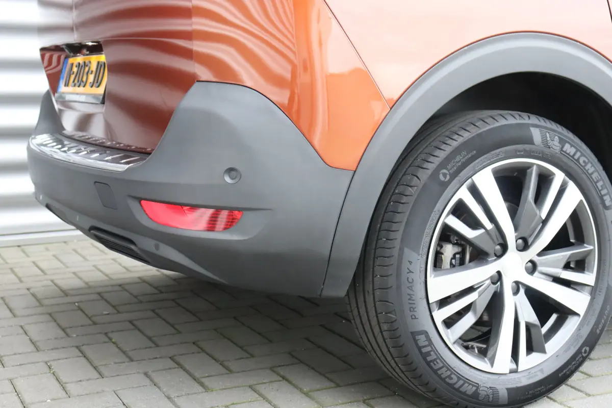1.2 PURETECH 130PK 7-ZITS ALLURE PACK / NAVI / LEDER / CLIMA / PDC / 18" LMV / CAMERA / AFN. TREKHAAK / KEYLESS / CRUISECONTROL / NIEUWSTAAT !!
