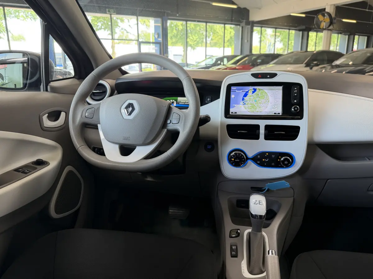 R90 41 kWh (Huur Accu) Navigatie | Clima | 16" | Cruise control | Bluetooth | Dealer onderhouden!