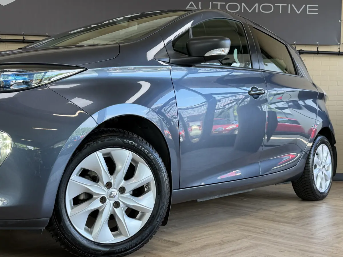 R90 41 kWh (Huur Accu) Navigatie | Clima | 16" | Cruise control | Bluetooth | Dealer onderhouden!