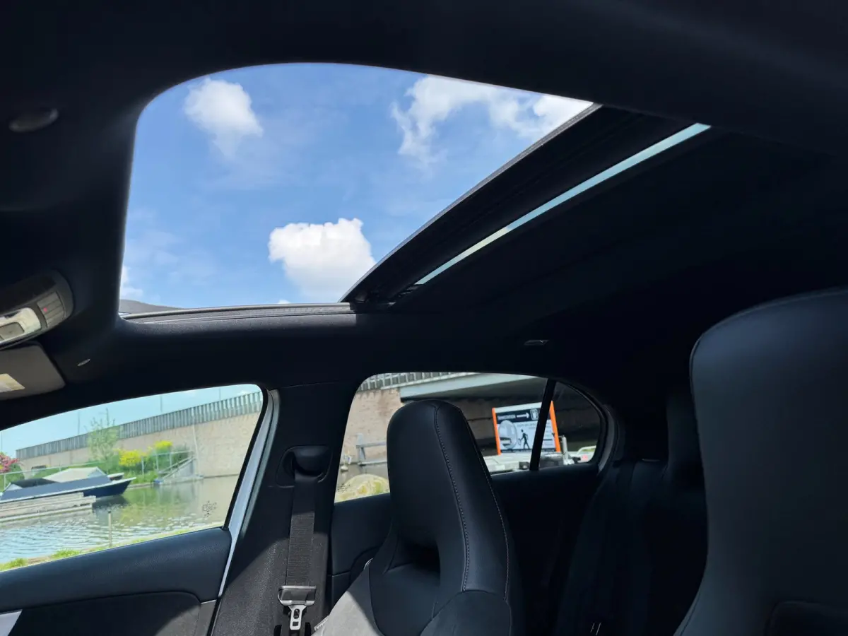 180 Business Solution AMG **PANODAK + WIDESCREEN + BURMESTER + KEYLESS + CAMERA**