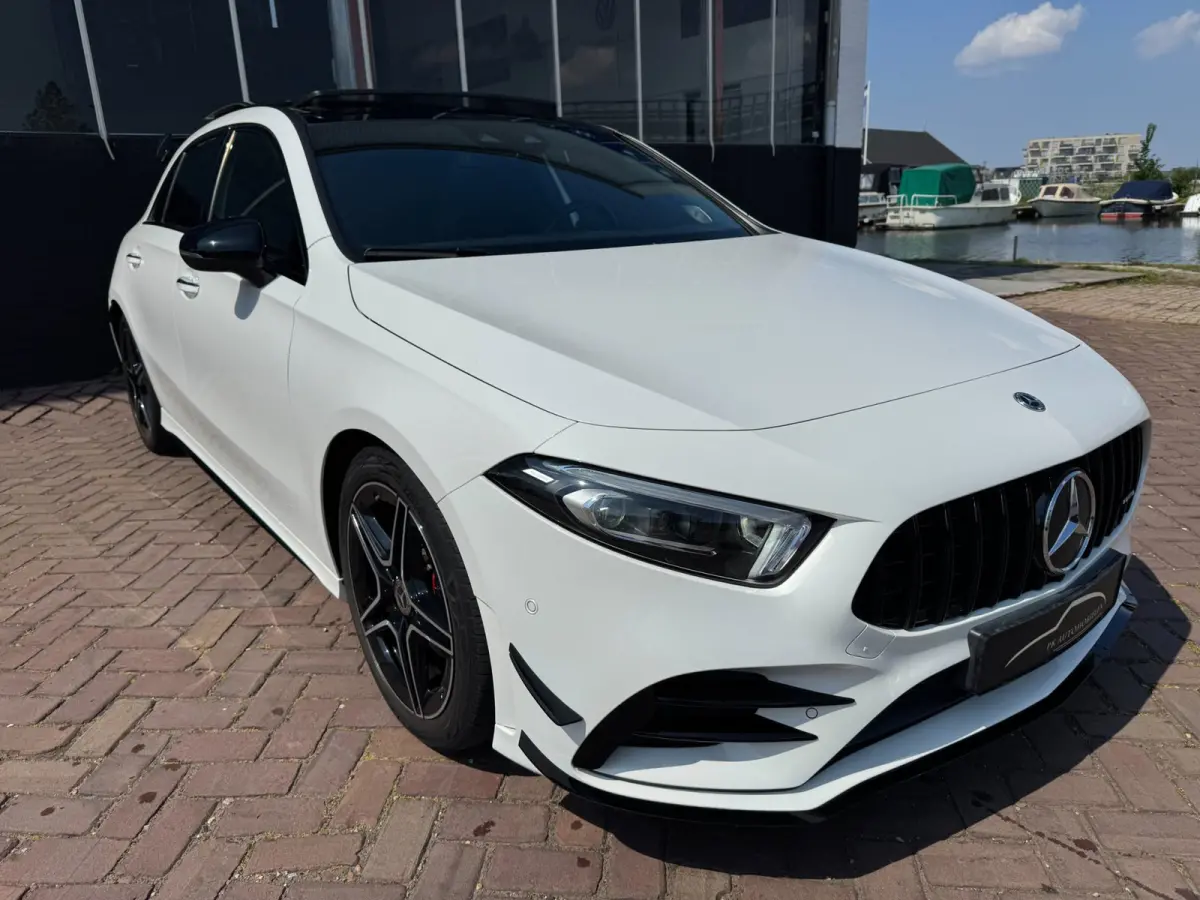 180 Business Solution AMG **PANODAK + WIDESCREEN + BURMESTER + KEYLESS + CAMERA**