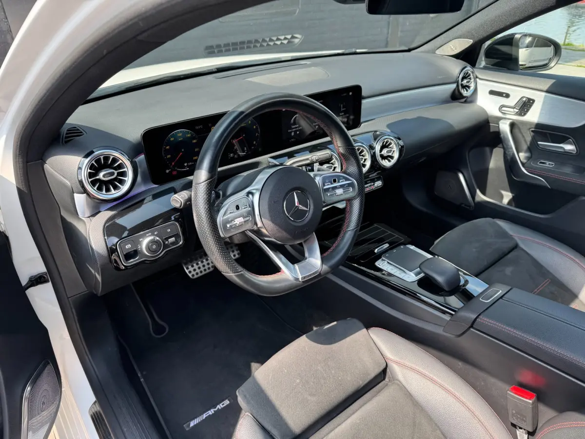 180 Business Solution AMG **PANODAK + WIDESCREEN + BURMESTER + KEYLESS + CAMERA**
