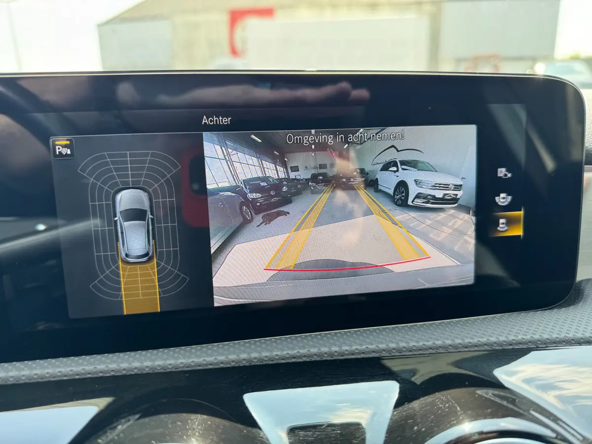 180 Business Solution AMG **PANODAK + WIDESCREEN + BURMESTER + KEYLESS + CAMERA**