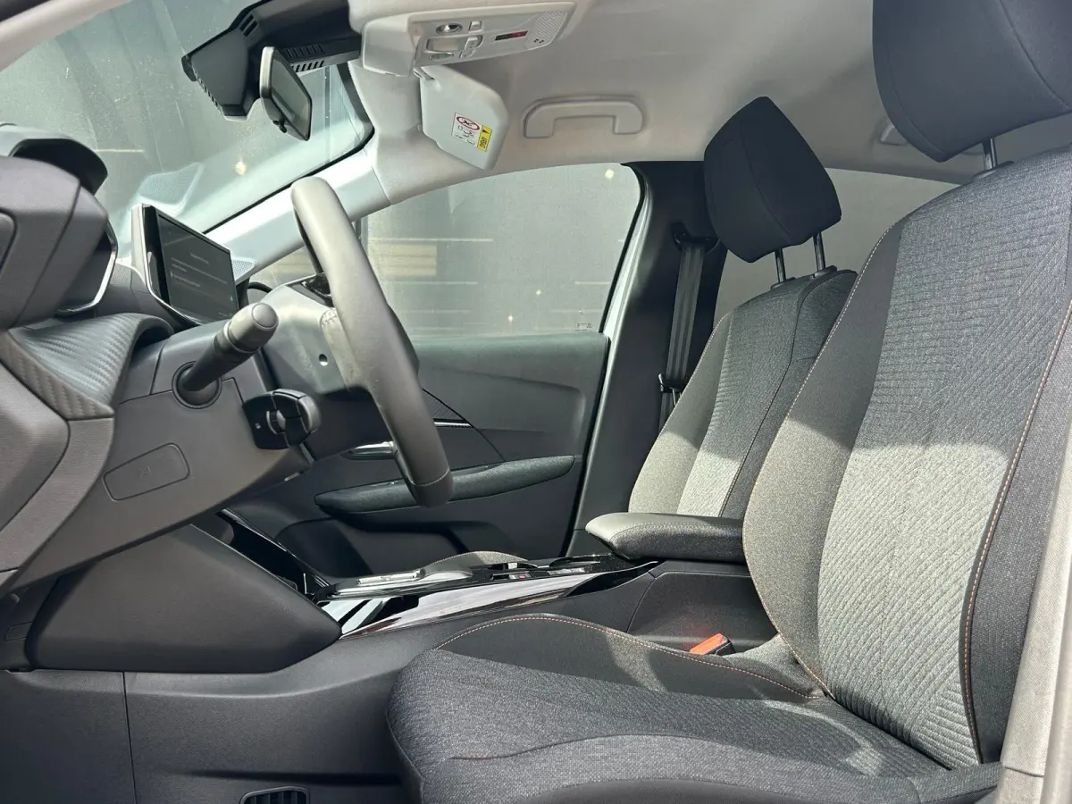 EV Business 51 kWh | Voorraad-Actie ! | Navigatie | 3-Fase | Draadloos Apple Carplay & Android Auto | Climate Control | !!
