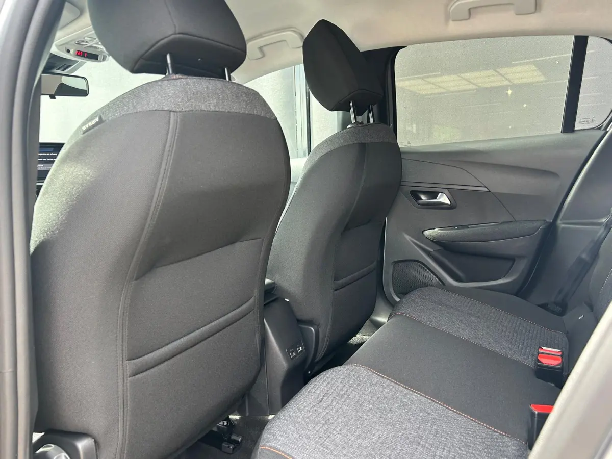 EV Business 51 kWh | Voorraad-Actie ! | Navigatie | 3-Fase | Draadloos Apple Carplay & Android Auto | Climate Control | !!