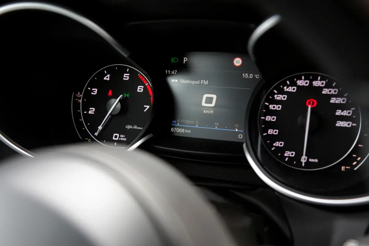 2.0T 280PK AWD Veloce*Perfect Alfa Onderh.*Black pack/ACC met stuurhulp/H&K/Memorie/Camera/Leder/Stoelverw./Stuurverw./Dodehoek/DAB/LED/Elek. Klep/Parkeersens.V+A/21 inch LM*