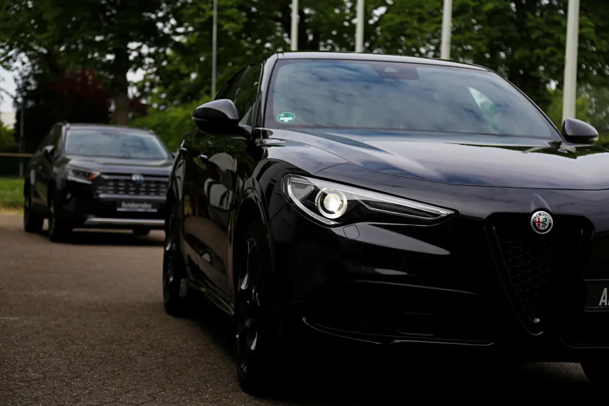 2.0T 280PK AWD Veloce*Perfect Alfa Onderh.*Black pack/ACC met stuurhulp/H&K/Memorie/Camera/Leder/Stoelverw./Stuurverw./Dodehoek/DAB/LED/Elek. Klep/Parkeersens.V+A/21 inch LM*