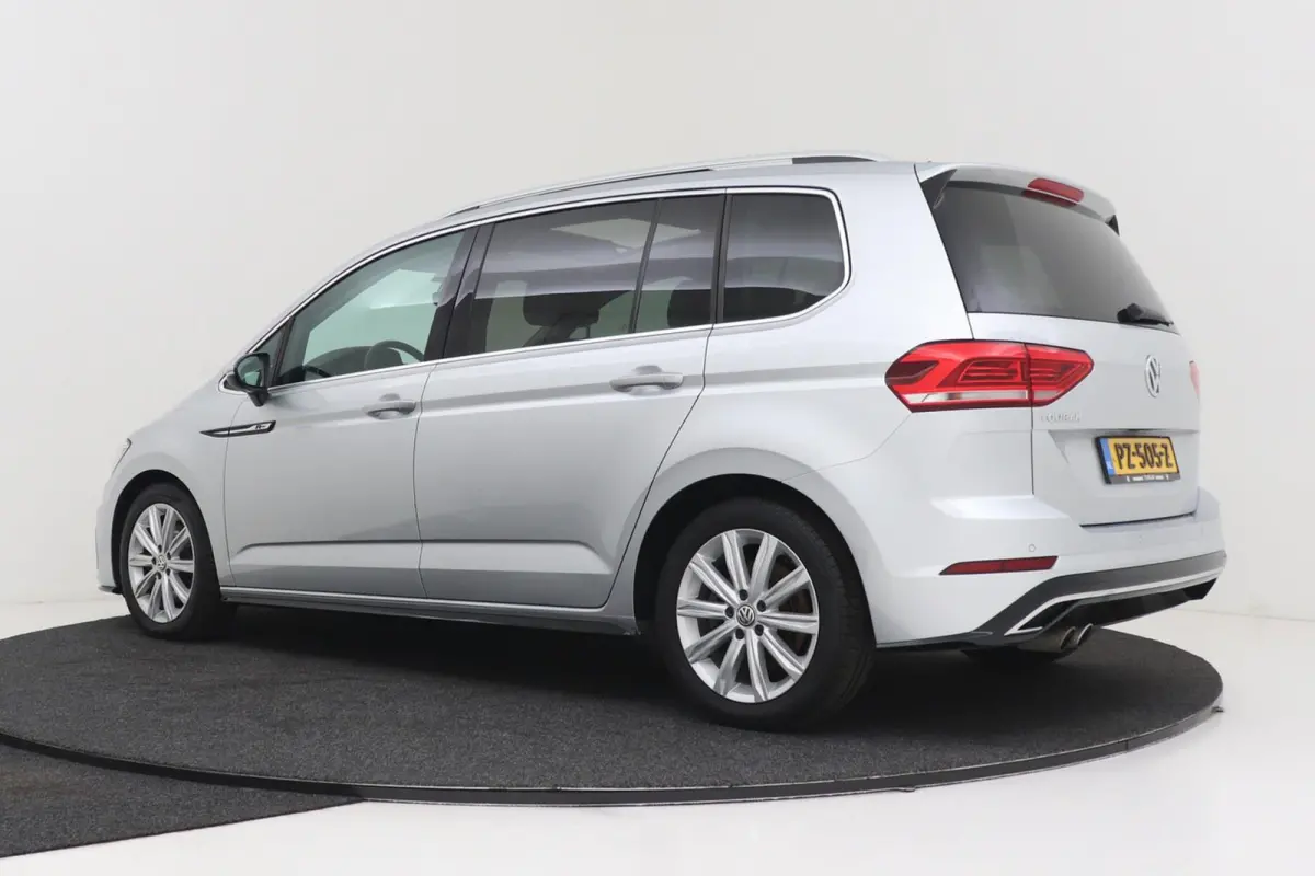 1.8 TSI Highline Business R-Line 7p | Trekhaak | Panoramadak | 180 PK | Dealer Ond. | CarPlay | Stoelverwarming