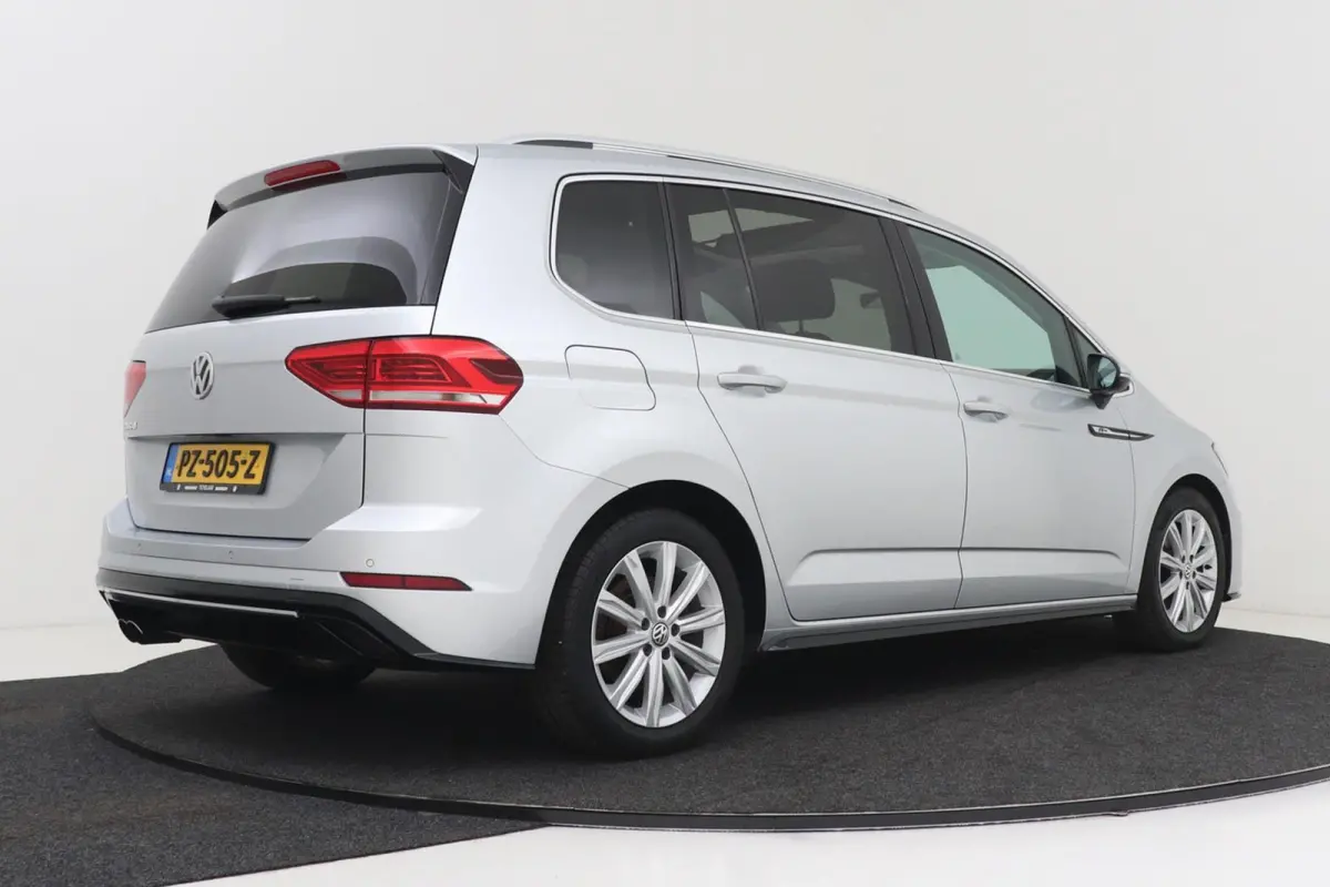1.8 TSI Highline Business R-Line 7p | Trekhaak | Panoramadak | 180 PK | Dealer Ond. | CarPlay | Stoelverwarming