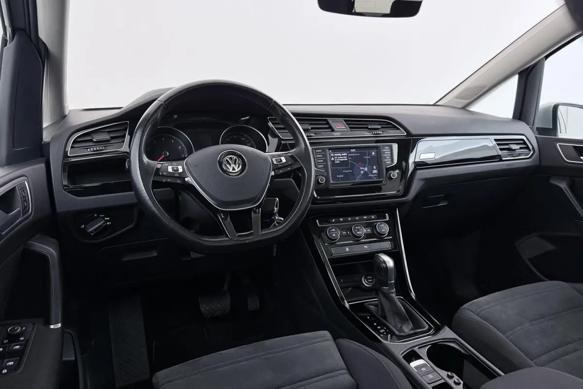 1.8 TSI Highline Business R-Line 7p | Trekhaak | Panoramadak | 180 PK | Dealer Ond. | CarPlay | Stoelverwarming