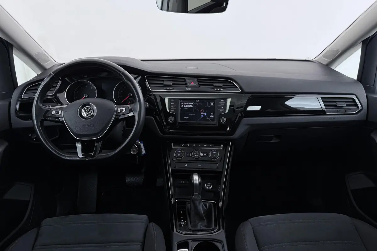 1.8 TSI Highline Business R-Line 7p | Trekhaak | Panoramadak | 180 PK | Dealer Ond. | CarPlay | Stoelverwarming