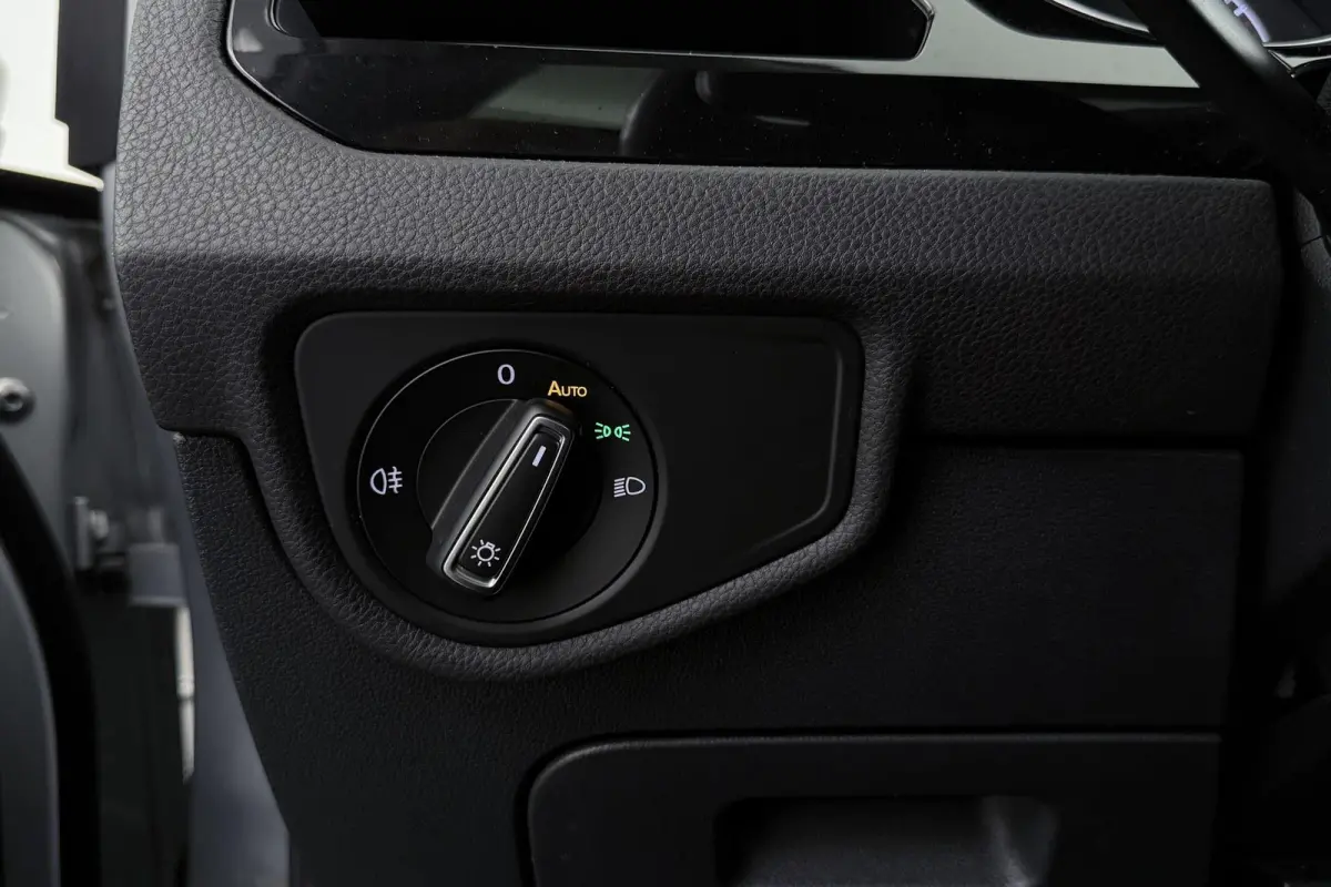 1.8 TSI Highline Business R-Line 7p | Trekhaak | Panoramadak | 180 PK | Dealer Ond. | CarPlay | Stoelverwarming
