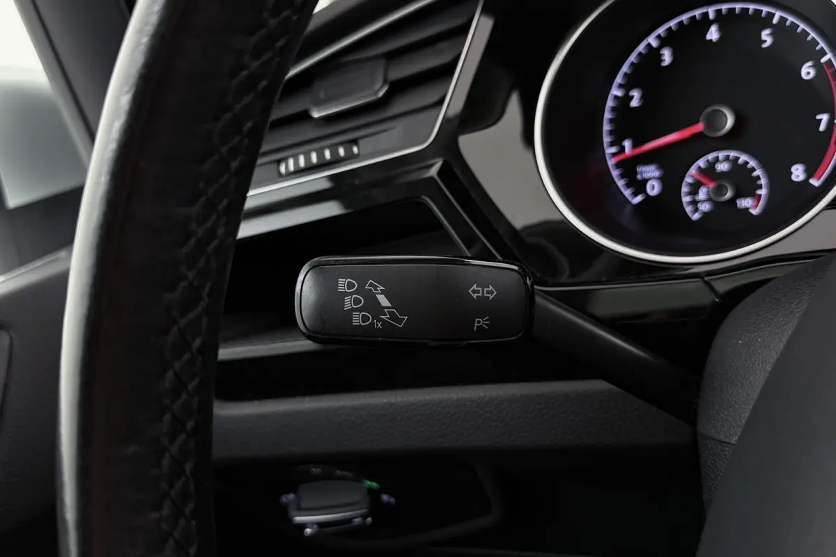 1.8 TSI Highline Business R-Line 7p | Trekhaak | Panoramadak | 180 PK | Dealer Ond. | CarPlay | Stoelverwarming