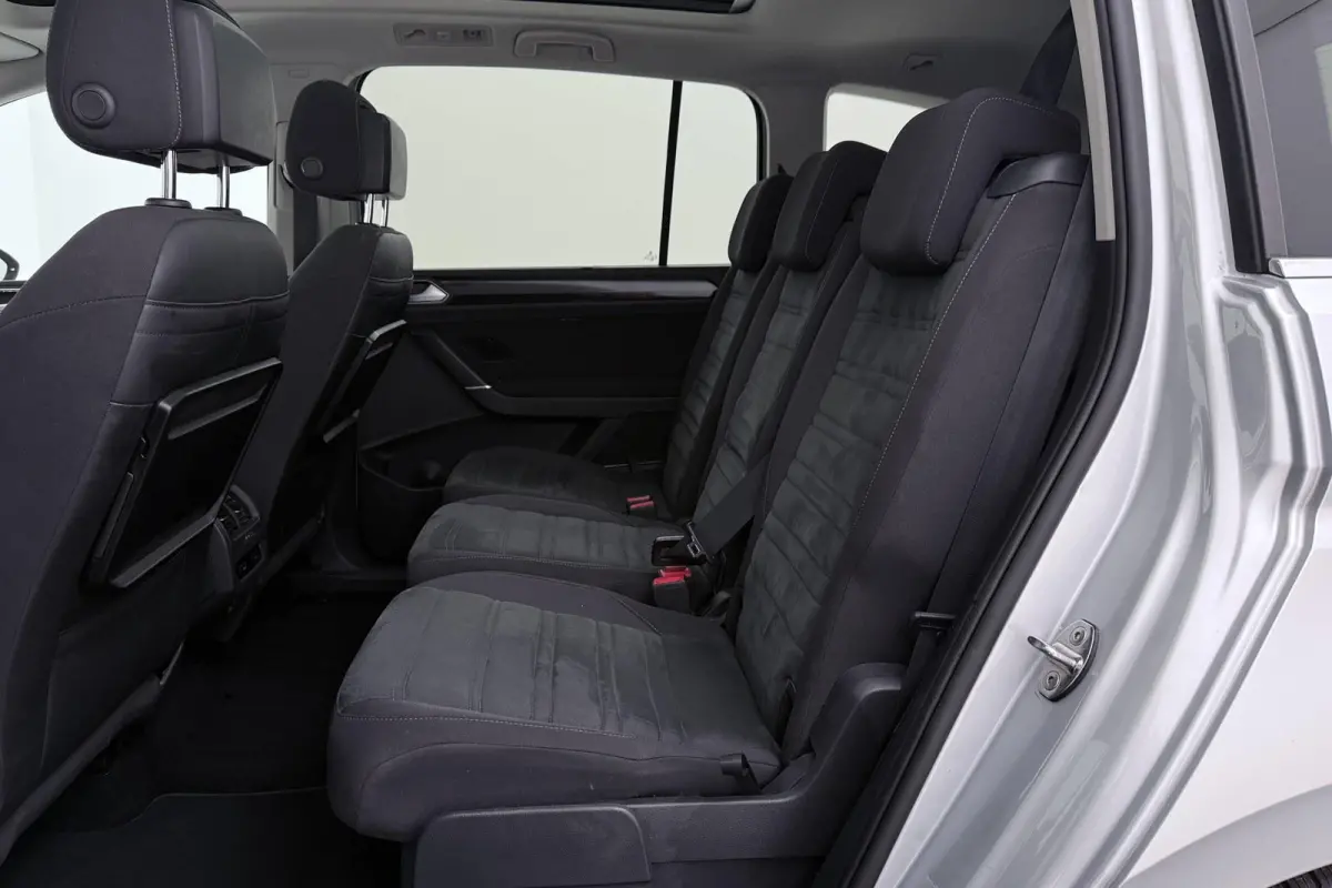 1.8 TSI Highline Business R-Line 7p | Trekhaak | Panoramadak | 180 PK | Dealer Ond. | CarPlay | Stoelverwarming