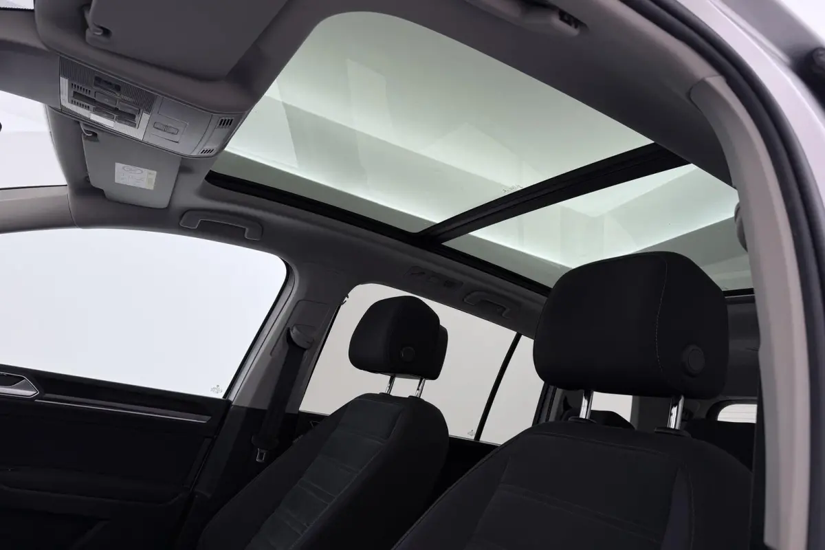 1.8 TSI Highline Business R-Line 7p | Trekhaak | Panoramadak | 180 PK | Dealer Ond. | CarPlay | Stoelverwarming