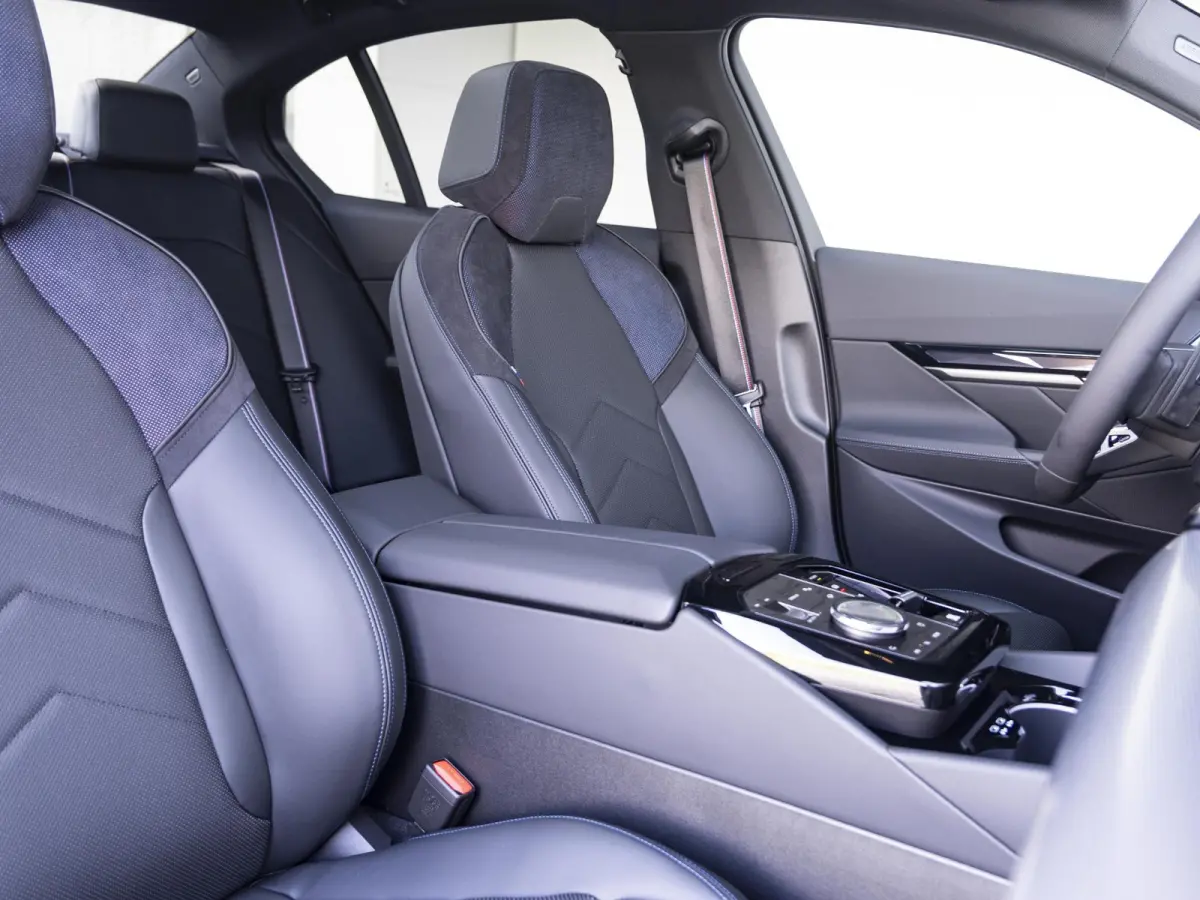 530e xDrive | M Sportpakket Pro |  Innovation Pack | Travel Pack | Panoramadak