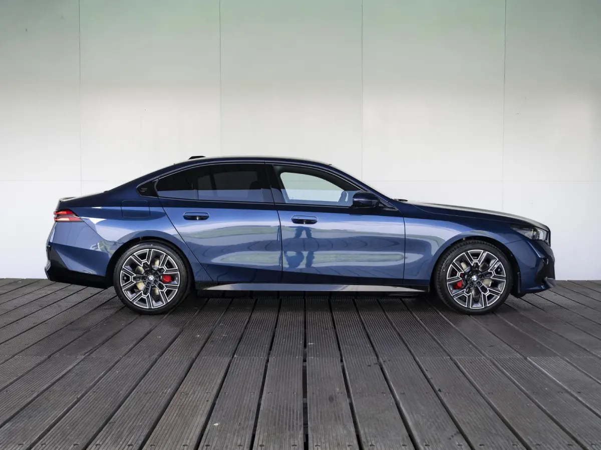 530e xDrive | M Sportpakket Pro |  Innovation Pack | Travel Pack | Panoramadak